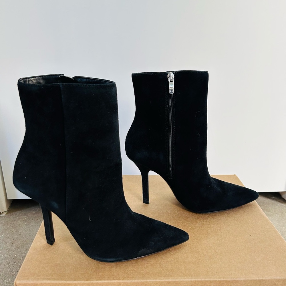 Elegant Black Ankle Boots